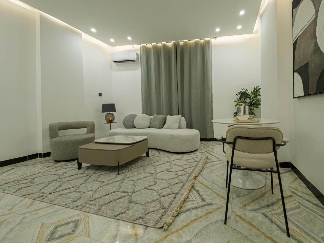 🏢 فرصة مميزة للسكن أو الاستثمار

شقة مؤثثة بالكامل داخل برج سكني في  كربلاء شارع ميثم التمار ✨

📐 المساحة: 65 م²
🛋️ مؤثثة بالكامل وجاهزة للسكن
📍 موقع مميز داخل برج سكني
💰 السعر: 115 مليون دينار

إذا تبحث عن شقة جاهزة بموقع ممتاز وسعر مناسب، لا تضيع الفرصة.

📩 للاستفسار أو حجز موعد للمعاينة، راسلنا عبر الواتساب أو الاتصال ع الرقم 
*********** Singapore
