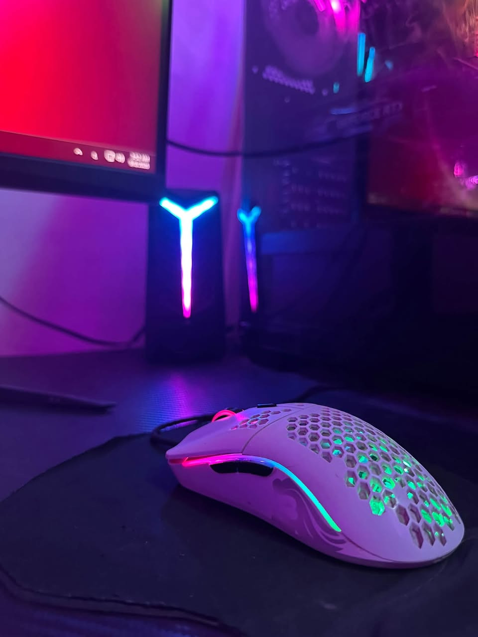 السلام عليكم
تجميعة كامله للبيع 
PC:
RTX 2070 8g
Ryzen5 3600x
Board b450
Ram 16g
Hard 420g ssd
Hard 1800g hdd
Power supply 750w

شاشةAorus
1ms
165 hertz 
27 inch 

ماوس glorious model O
كيبورد Ducky one tow mini
مايك fifin 
هيد سيت hyper x cloud II

السعر مليون ومية
بغداد
***********
