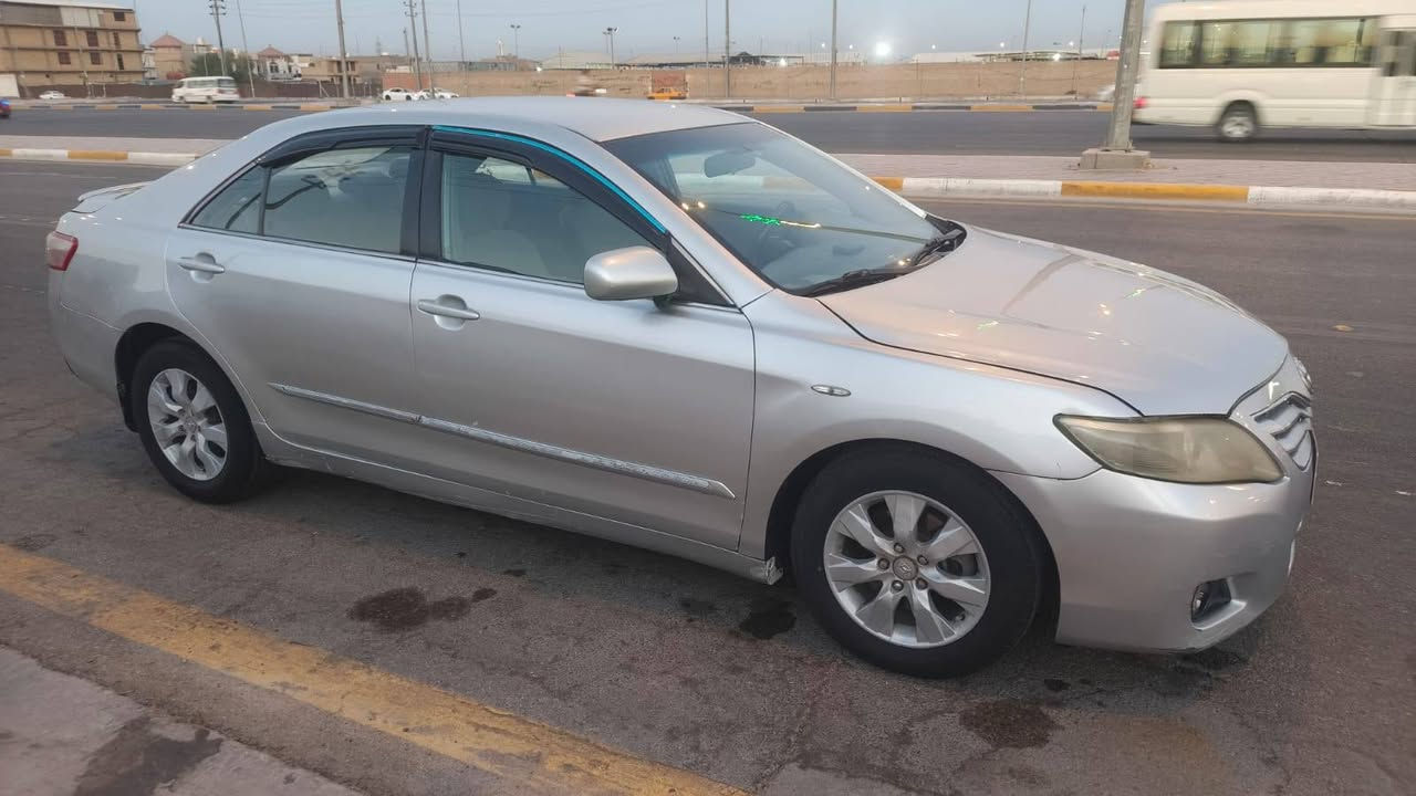 سلام عليكم سياره كامري موديل 2007 السياره بها مكانات صبغ ابيع حزام سياره جاهزه جير وماكينه وتبريد وحداديه تحويل مباشر سعر السياره 78 بها مجال بسيط العنوان كربلاء رقم الهاتف***********
