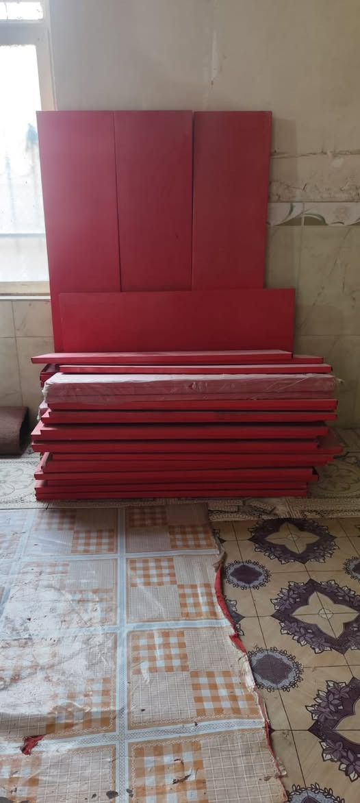 رفوف جديدات سعر ٨٠٠
+964 782 741 1713
