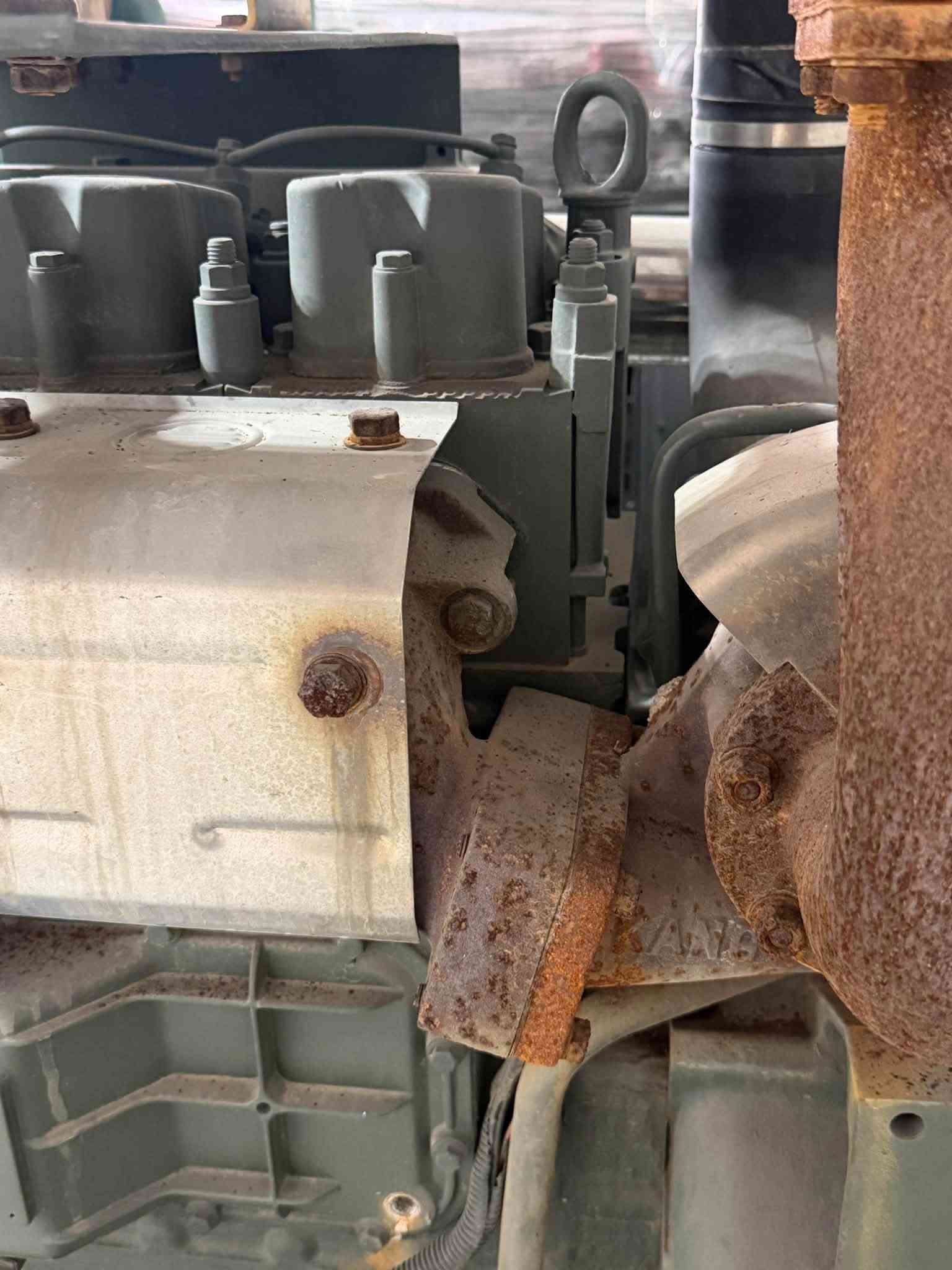 سلام عليكم اشتاير بلاد 12 ولف 6 سلندر 250kva عدد ساعات العمل 327 ساعه اخت الصفر مكفوله من صرف بخار 
عنوان كركوك يوجد توصيل 🚚 
***********
