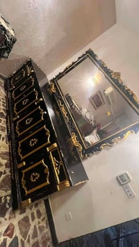 عدنه ميز طعام وبوفيه للبيع الشراي يدخل خاص الرقم 07706120551