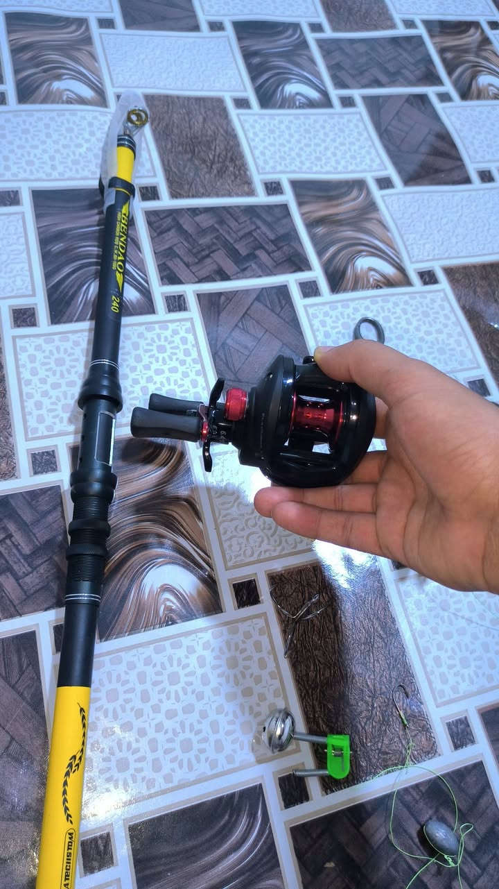 كصبة طول 2.40 مع مكينه حجم 5الاف
للبيع كصبة مترين وشويه مع مكينه حجم خمستالاف 
وياهه البكره والشص والثكالات هدية " السعر 40 الف مكان البصرة الحيانيه *********** 
للعلم جدد مامستخدمات ابد

