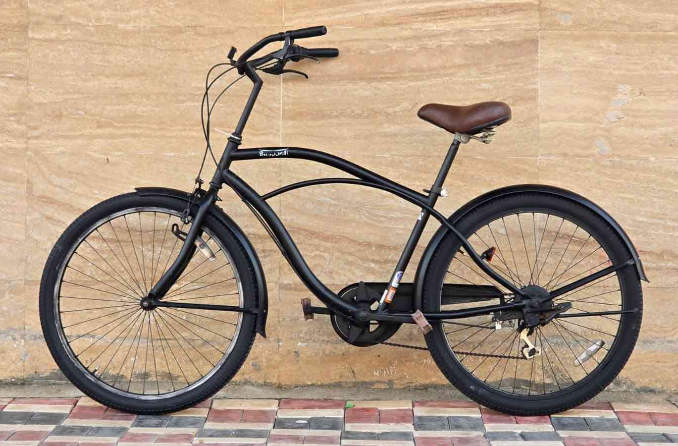 السلام عليكم ورحمة الله وبركاته 🌹
🚲 دراجة هوائية للبيع – كلاسك وأوزان ثقيلة 💪  باله اصلي شرط الضمان الفحص والنضافه 
🔹 الحجم: 26 🔹 تتحمل الأوزان الثقيلة 🔹 تاير عريض 🔹 تايرات كتان 🔹 سلاسة عالية بالمشي 🚲 🔹 وضع شركة 🔹 النظافة:  90–95% 🔹 اللون: أسود مطفي 🖤 🔹
 مقعد طبي اصلي ضخمة جداً 🔹 تصعد حد أقصى لطول 190 سم
📍 العنوان: كربلاء – طويريج 🚚 تتوفر خدمة توصيل لجميع محافظات العراق 🇮🇶 📞 للاستفسار أكثر: خاص أو على الرقم ***********
