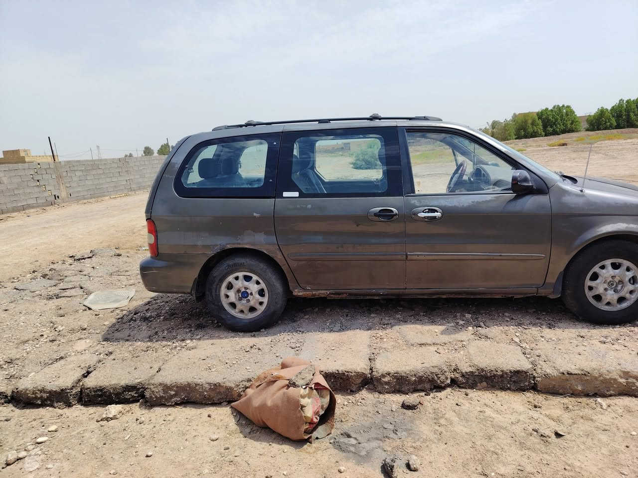سلام عليكم كرنفال البيع موديل 2000 كيراوتماتيك محرك كاز تبريد شقل بس ضعيف صدر جديد تخم تاير هم جديد اربع بوب تقفل جارده سيارة وين ماتريد اكطع بيهاء عوزهاء ترتيبات سعر 40قفل رقم تلفون ***********
