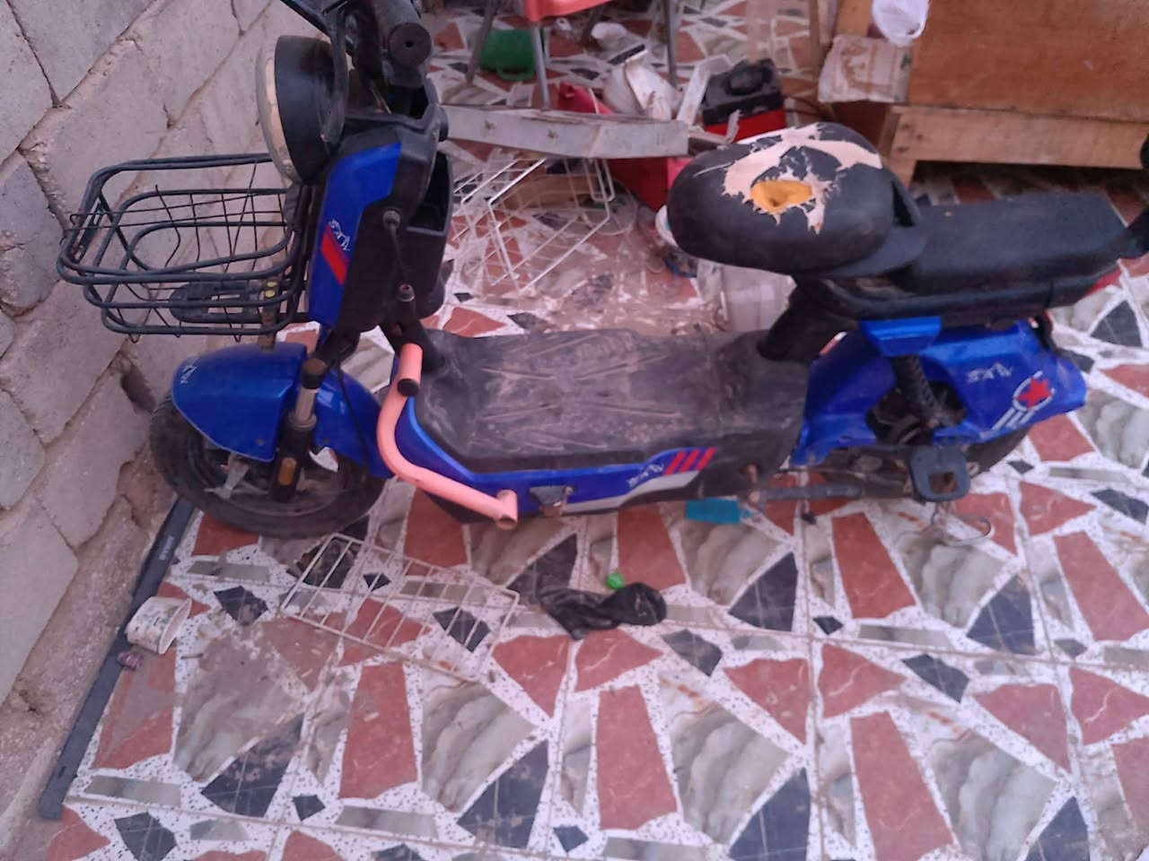 سلام عليكم دراجه شحن للبيع عطل بسيط بس اليده ما السكليتر .
المكان ....نجف مشخاب ناحيه القادسيه .
السعر....... 250 أو بي مجال حك الجيه.
.رقم الهاتف ***********
واتساب .... ***********

مو شراي لا تراسل تشلع گلبي

.
.
 مرتجى علاوي صاحب الدراجه
