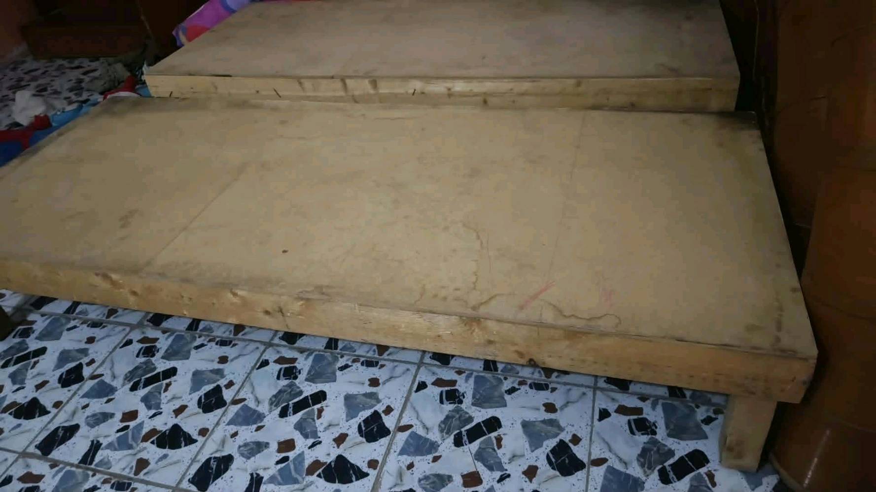 معرض • ٢٥ ميز توليت • ٣٥ جرابي