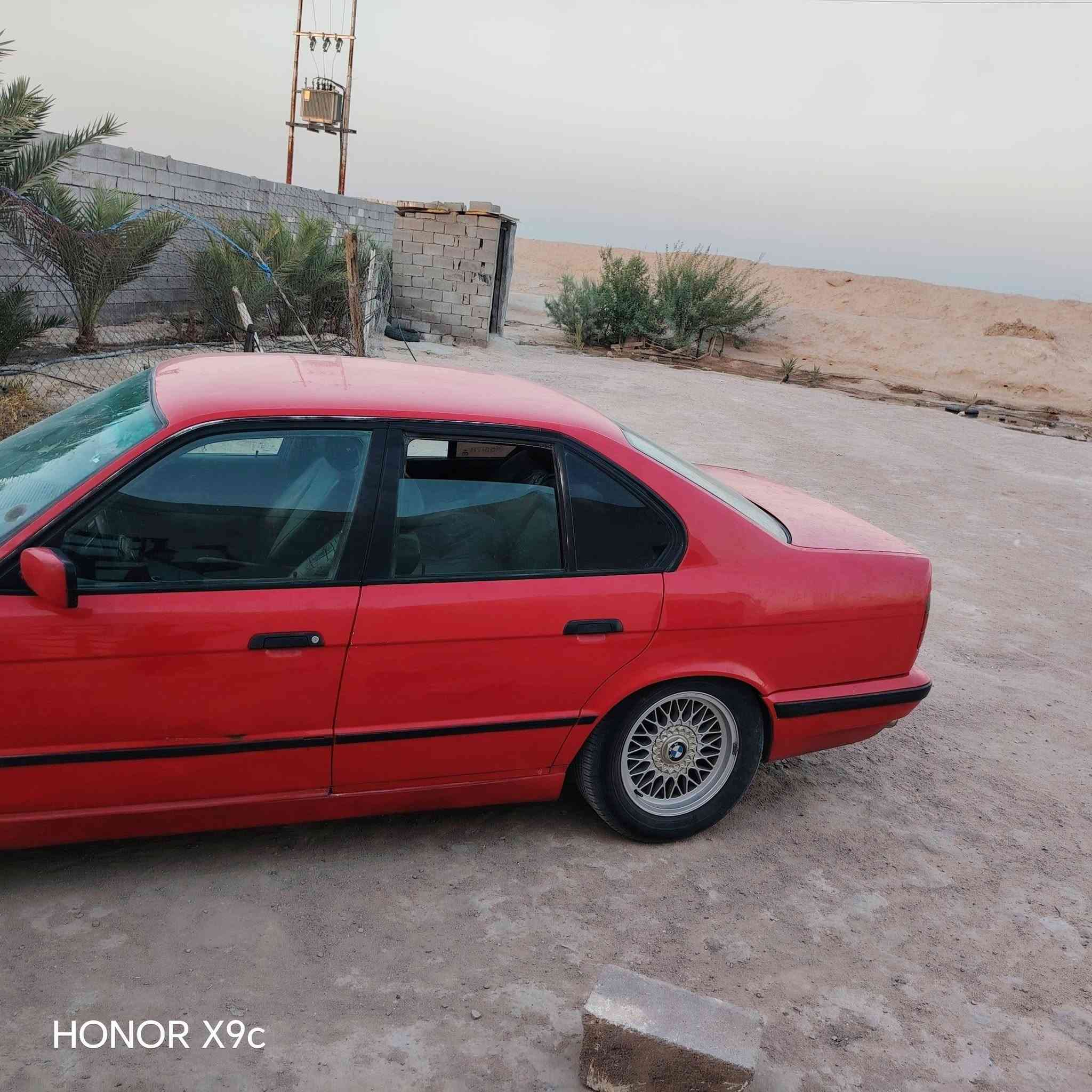 السلام عليكم 525 كير عادي 5نمره محرك 6مسكر عدل 
تبريد سياره جاهزه ماعدا البنيد مبدل  كهرباء كله وضع الشركه السعر 65 وقابل للتفاوض رقم اربيل تريد وكاله تريد تحويل سنويه لل 29 وتساب ***********

نص مكتوب في الصور:
- HONOR X9c