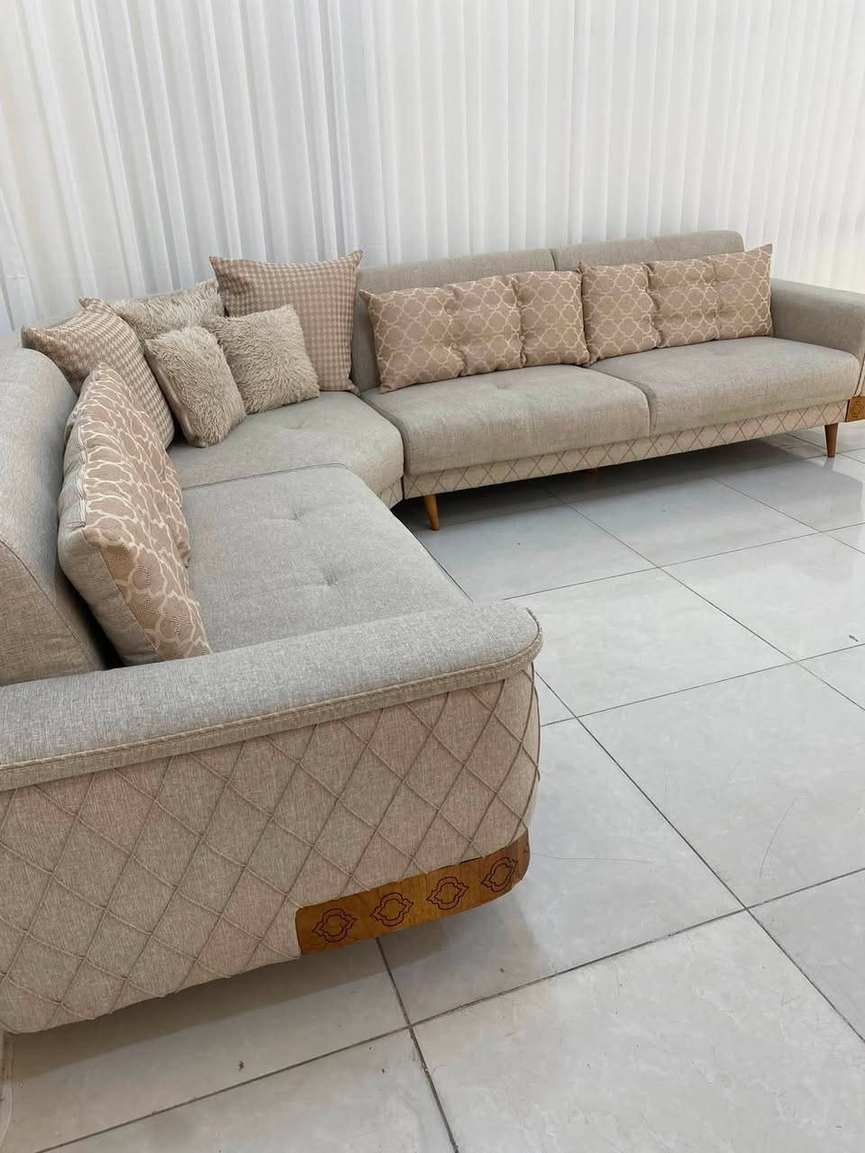 كورنر تركي 6 نفرات نضافة 100‎%‎ هيكل حديد ارجل خشب زان مقاعد بولستر ميزه السرير قماش كتان
كوشات وجعين وسحاب عنوان اربيل باداوه للتواصل ماسنجر واتساب ***********
