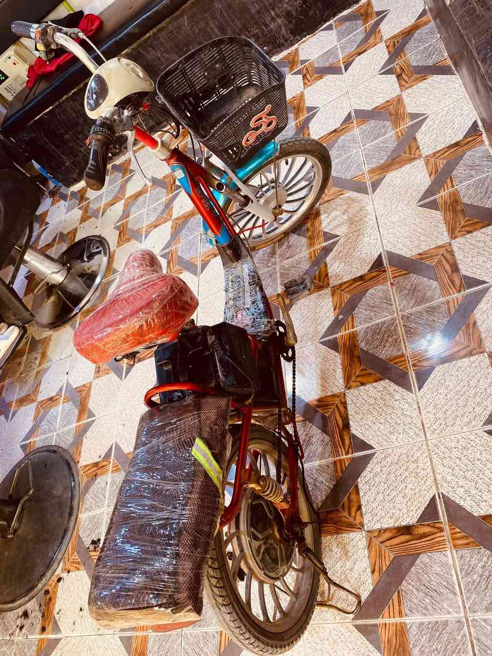 باسكل شحن للبيع نضيف السعر 190وبيه مجال المكان طويريج الخيرات ابو رويه اليريده بخدمته ***********
