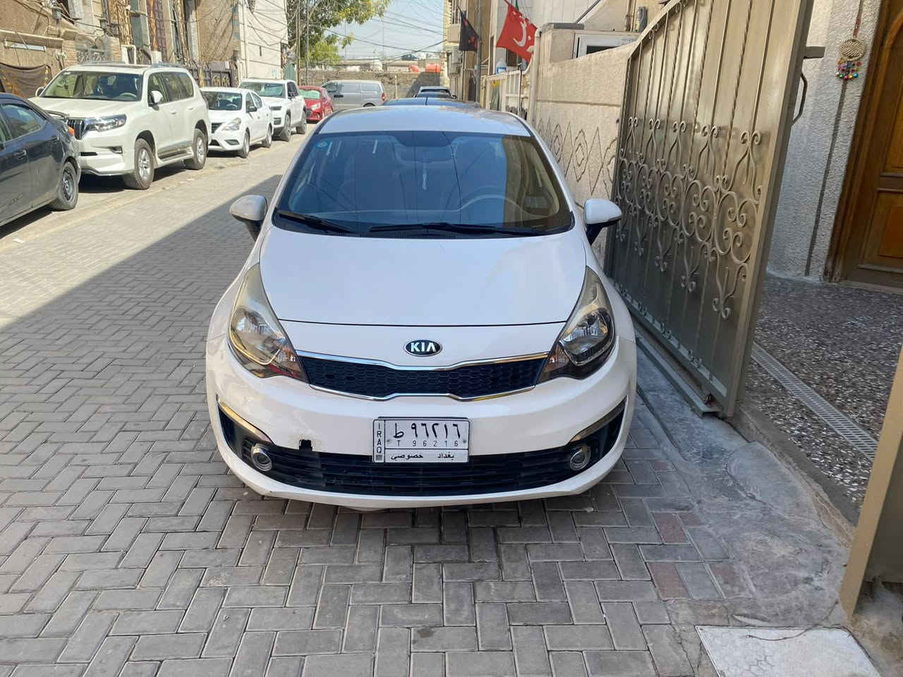 ‏كيا ريو 2016 خليجي رقم بغداد محرك 1600
سعر 105 شدة وخمسة
مواصفات عادية تحكم وكامرة مري شفط 
ماشية 62  السيارة جدا نظيفة بيهة تبديل قبغ جنطة فقط اثر طخة بسيطة بدون دواخل وموجود القبغ القديم مكان بيهة ملاحظات كلش بسيطة السيارة بغداد شهداء البياع ***********‬ 
غير متواجد عالفيس اتصال فقط
