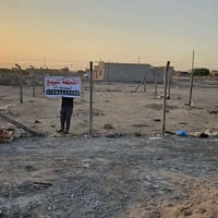 قطعه ٢٠٠م حي الجوادين بالنزله الثالثه مسيجه شارع ١٠م متوفر ماء وكهرباء...