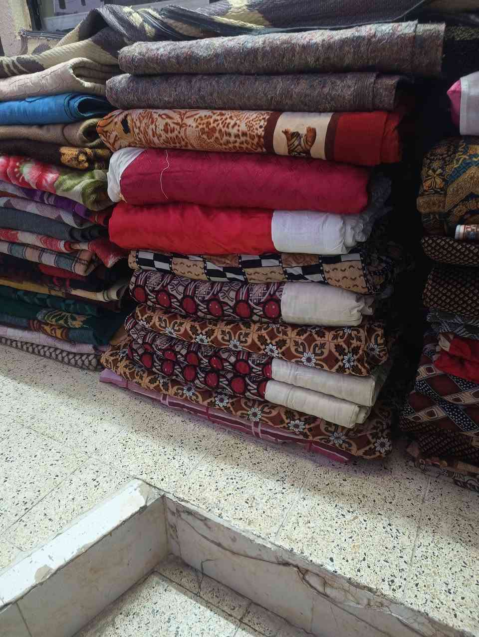 منام للبيع بطانيات عدد 17 ثلاث ديباجات لحافات عدد 8 نفرين جودليات ودواشك عدد 9 ثلاث مخاد - السعر كلهم 40 الشراي فقط يتصل ***********-‏‪***********‬‏_ العنوان وادي حجر
