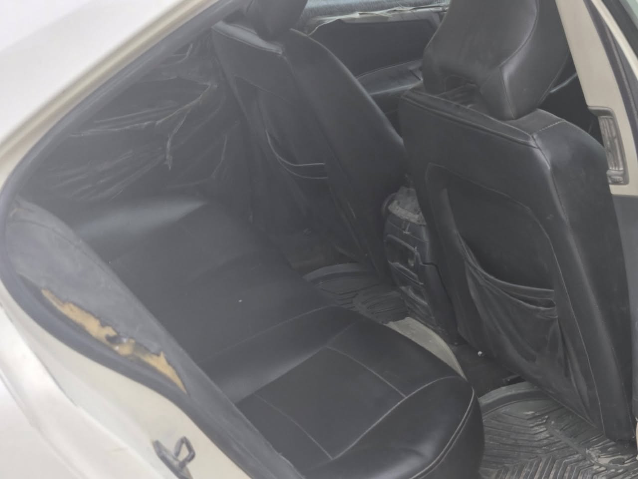 S60 T5 • ٢٠٠١ • كامري ١٨٠٠
