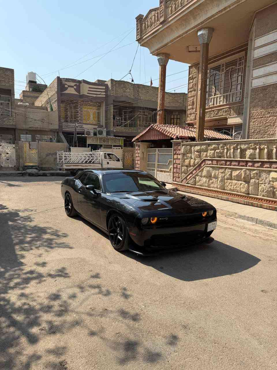 جالنجر 2018
مكفوله كفاله عامه من الضربه و التبديل 
بيه جاملغ امامي صبغ فقط
محرك 3600 
شاشه 
كامره 
شفتات ستيرن 
ويل كب كروم 
مانع نزلاغ 
ثلاث انضمه قياده 
حساس امامي خلفي 
داخل اسود ملكي 
تشغيل عن بعد 
مواصفات فول عده الفتحه
رقم بغداد مميز ينباع وي السياره 
منظومة تبريد جديدة 

صدر جديد 

ادامة كاملة

كلشي ميحتاج للسيارة 

ترهم بيع او مراوس 

السعر 145 وبيه مجال 

***********

