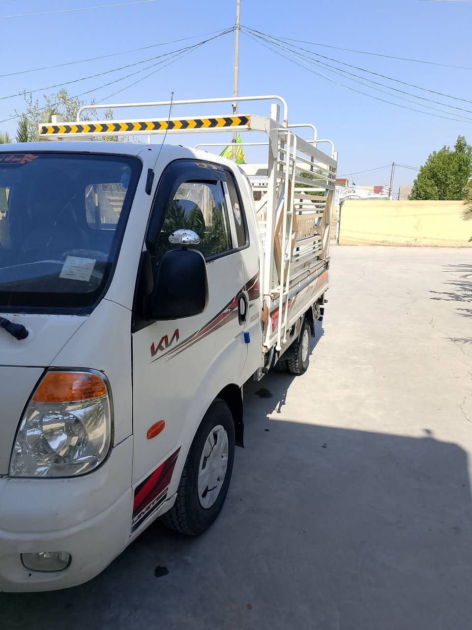 سلام عليكم سعر 95 وبيه مجال وسنويه ما صاقده وبسمي رقم بقداد سياره نضيفه وجاهزه  مكانه ديوانيه بل شافعيه  نتصال عل رقم ***********

