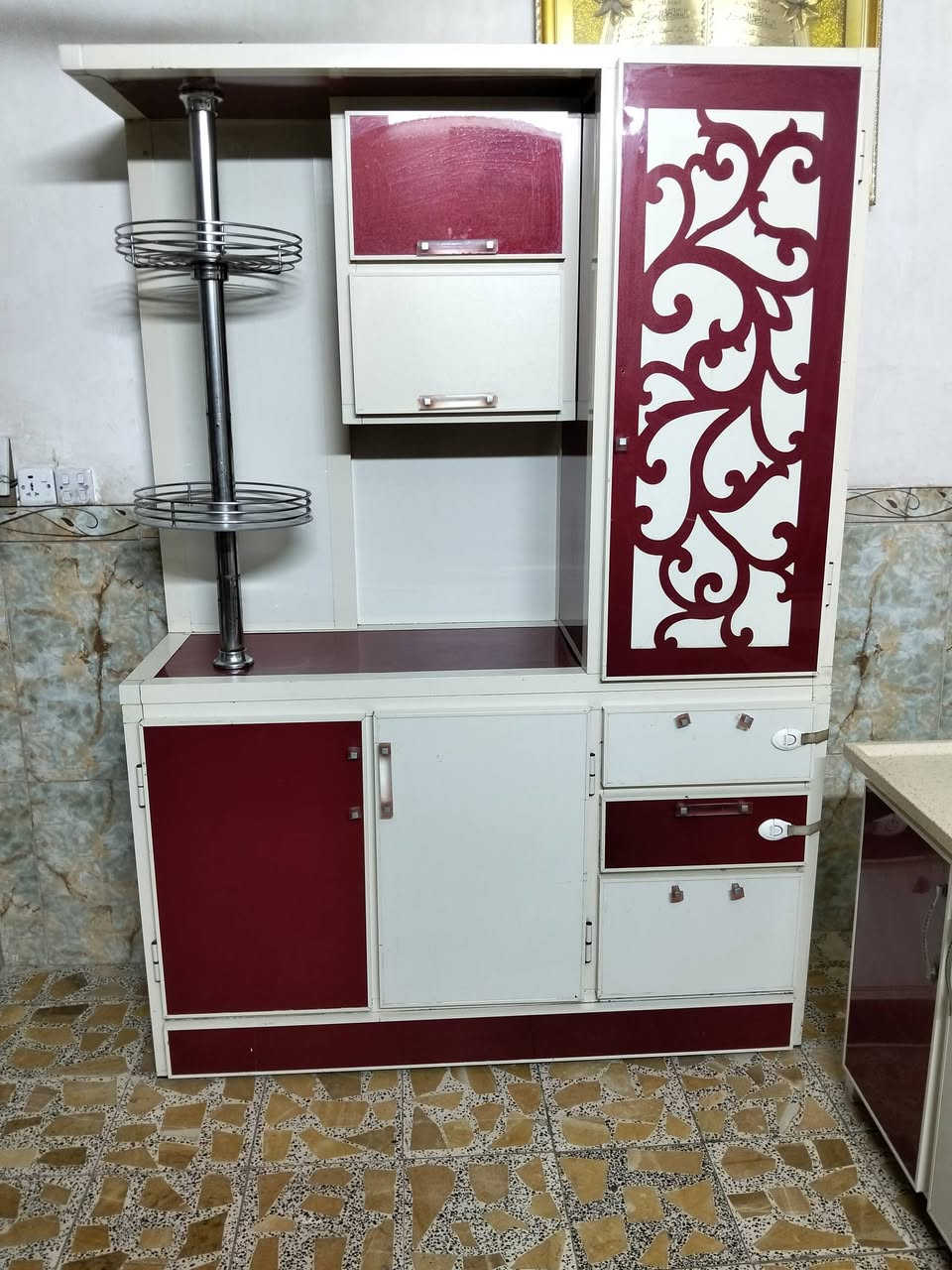 كاونتر 3 قطع مستخدم نضيف تفصال لأمنيوم مو سوكي لا يوجد اضرر عنوان شعب اكو توصيل *********** بي وتساب
