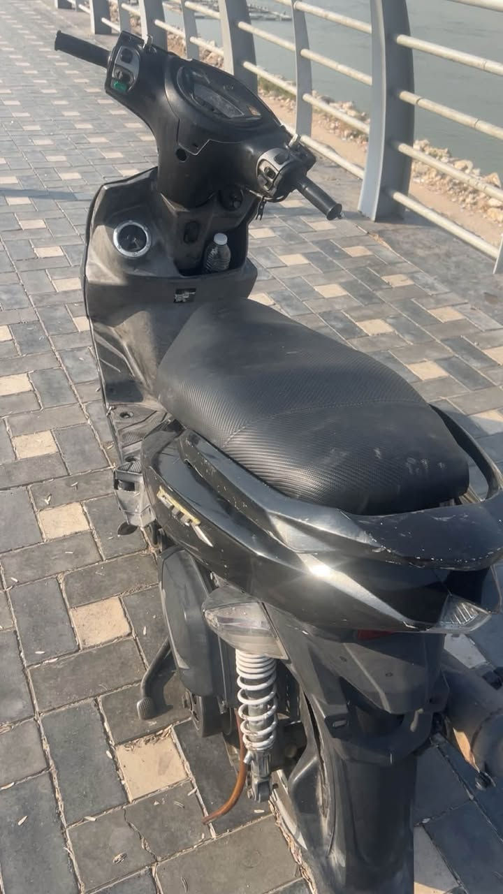 السلام عليكم GTRمعروضه للبيت700الف وبيها مجاله دراجه جديده بمعنئ الكلمه مال جناي شلعه معدل فول كهربايات كلها شغاله  طستها ناعمه مكينتها خرسه  دراجه مناقصها شي فقط واقيه مال صالنصه رقم ‪***********‬
