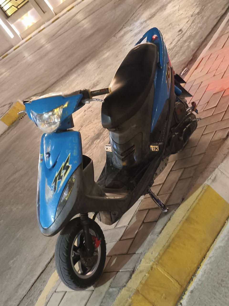 البيع دراجه 55 بلادي يعني ما مزوده 55 كل تزويد بيه اصلي ودراجه ختم واحد كلشي بيه بلادي السعر خاص ***********وتساب شباب ولي مو شراي بس عامل لا تعبني ويا  وإذا مروس بسكنس حسب قناعه ارووس
