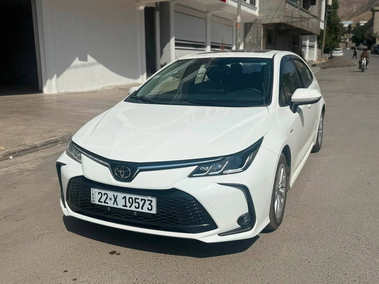 Toyota corolla  HEV
فول مواسەفات 
هیچی نیە 
هەموو شتێکی بە شەرت 
بۆ نرخ نامە بنیرە یان پەیوەندی بکە بە ***********
