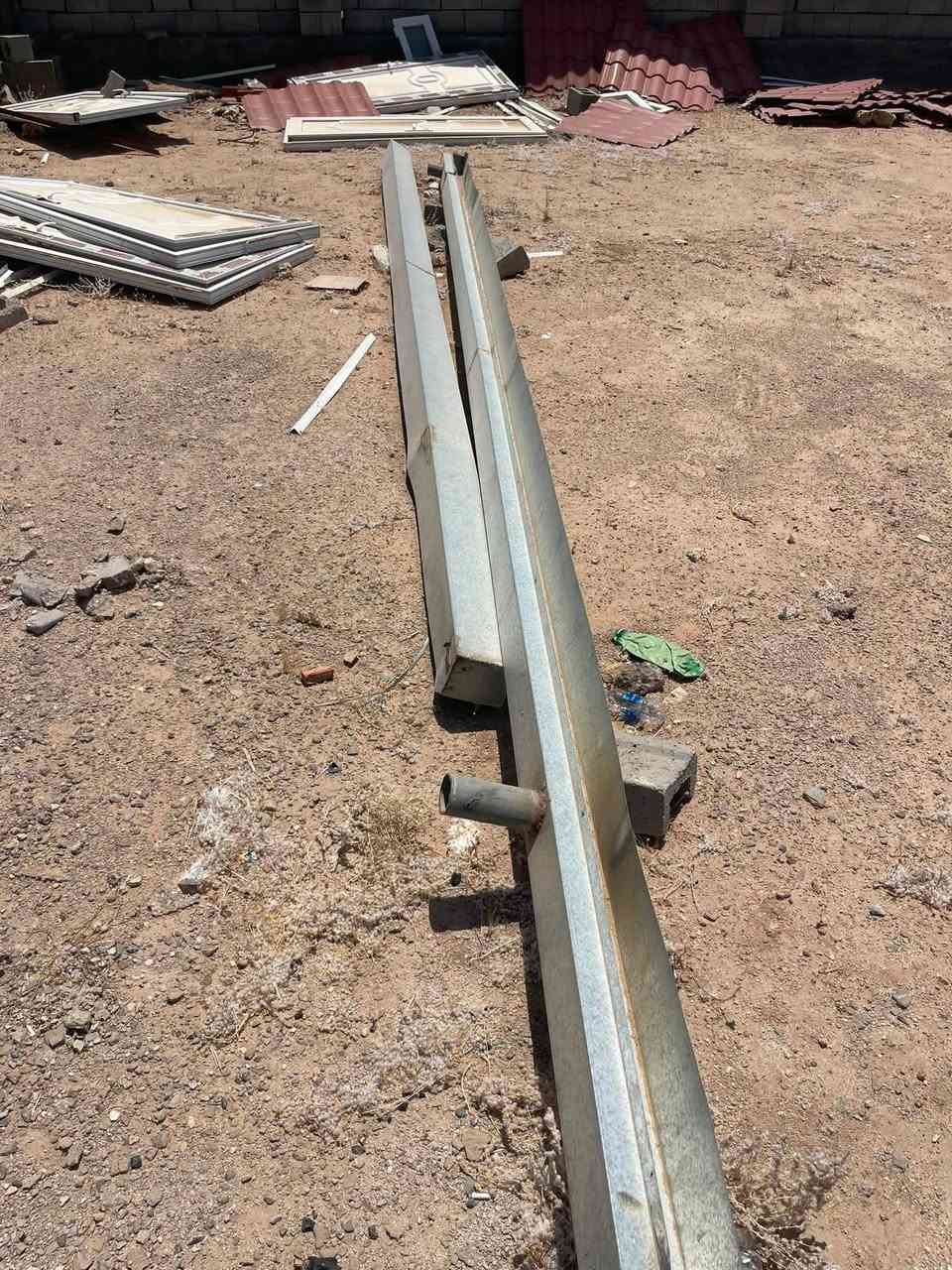 للبيع هيكل حديد وسندويج وبوب وشبابيك وباقي غراض مكان الرمادي السعر 3 مليون مجال بصيط ***********
