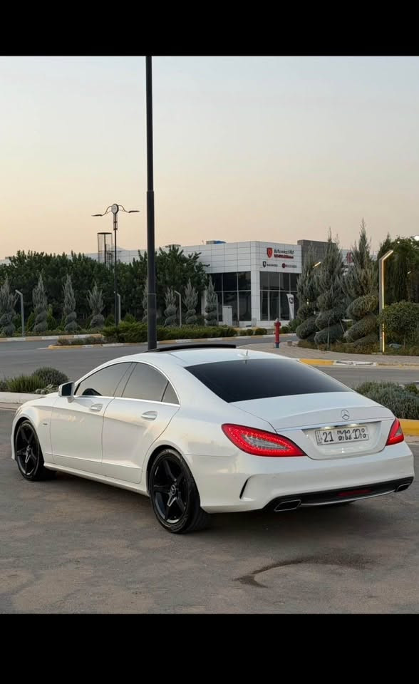 السلام عليكم اخوان
ميرسيدس بينز. CLS 350 شركة BCM خليجى وكالة

موديل 2012

مكينة ستة سلندر حجم 3.5 مرغوب سيارة ما بي نقص للمواصفات فول فول سيارة مکفول كلين تايتل بدون سبوغ بدون ايرباك بدون شخط زيرو ماشاالله .
کیر محرک کهربائي بشرط  مو مفتوح
186 الف ماشي 

تبديل دعامية امامي و خلفي موديل AMG 2016

السعر 198$مجال 

والتفاصيل - ***********
