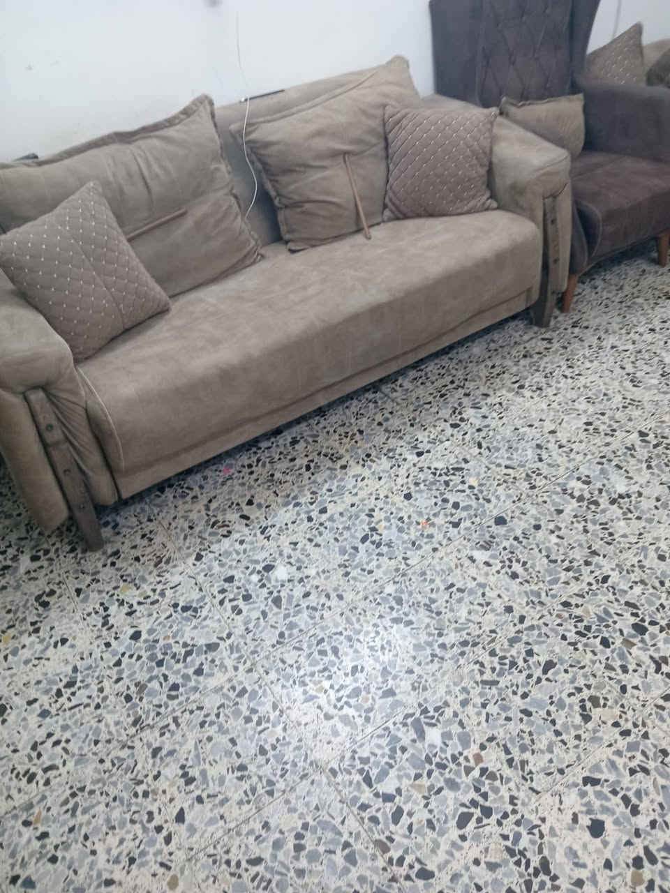 أثاث مستعمل • كنب