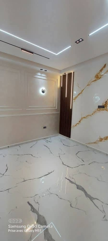 شركه الصفا‏‪***********‬‏ الديكورات الحديثه ( بغداد) 
ديكور يخطف العين ✨

لمسات مودرن راقية 🤎

أفخم تفاصيل الجبس والإضاءة

ركن هدوء وفخامة 🏡

شوفوا جمال التفاصيل 😍

تصميم يغيّر جو البيت بالكامل

مودرن بأجواء دافئة ✨

لما الديكور يتكلم عن الذوق

تفاصيل بسيطة لكن فخمة

ديكور أحلام لكل بيت 🛋️
‏‪***********‬‏

نص مكتوب في الصور:
- Samsung Quad Camera
- Prise avec Galaxy M51