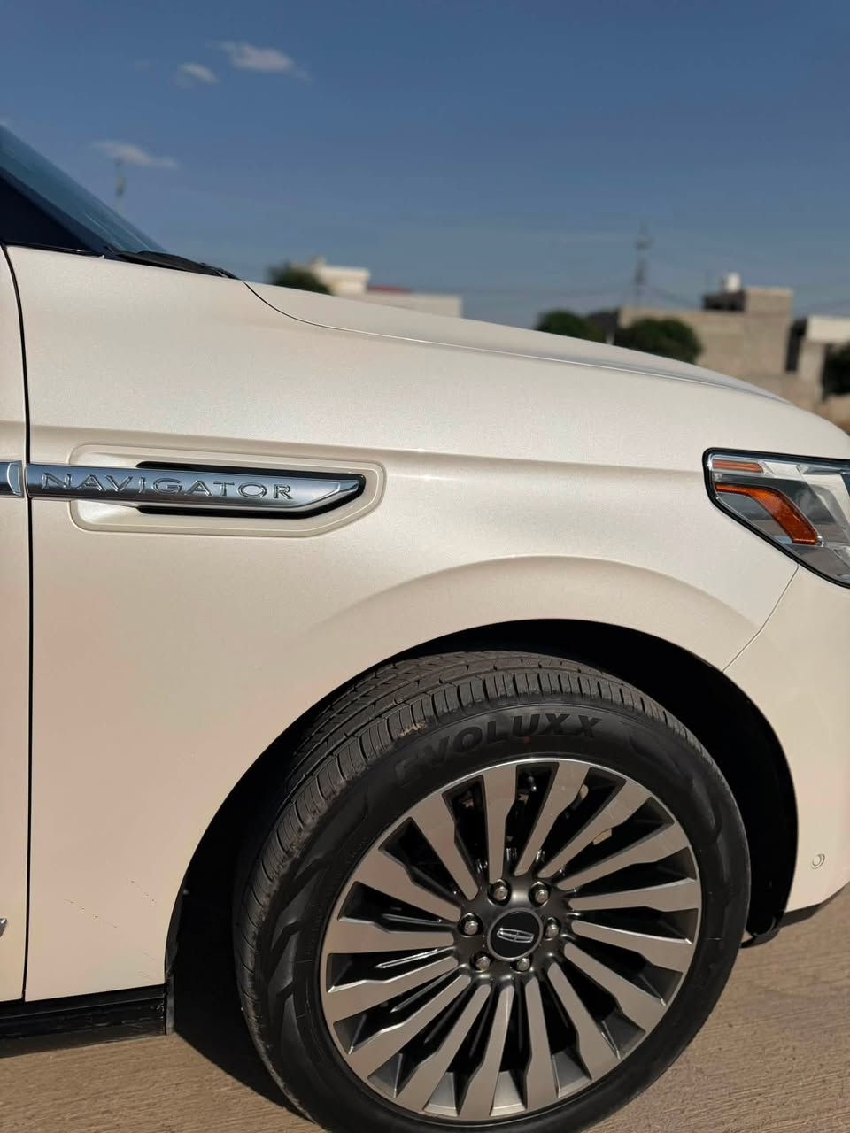 من اجمل السيارات الفاخرة الأمريكية 🌏
Lincoln Navigator 2019
لينكولن نافيجيتور ٢٠١٩
زيرو شركه اربيل

اعلي فئة مواصفات
(مقاعد ٣٦حركة-مقاعد تدفئة و تبريد مساج-سقف بانوراما-جكات كهربائية-داتاشو-ثلاث شاشات)

مكينة ٦سلندر+دبل توربو(Twin Turbo) حجم ٣.٥لتر
ماشية 120ميل

كلين تايتل فقط بيها 1جاملغ بخ بدون دواخل وشاصي شرط باقي مكفوله
السيارة رقم دهوك الدولي سنوية جديدة 
مكفولة من كير و محرك و كهربائيات
سعر :360$مجال🔥
‏***********بيهه واتساب هم
