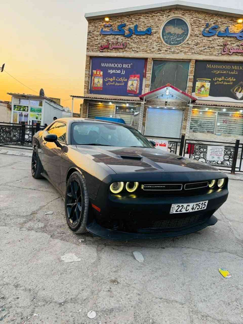 السلام عليكم 
چالنجر 2015  محرك 3600 مواصفات sxt 

گير محرك كفالة 
ويل 20
كاملة بدون نواقص 
بيها قطعة وحده مصلحه الباب مثل ما موضح بالسونار 
رقم اربيل هزة جديدة  
تدفئة تبريد 
صدر جديد 
تايرات نص عمر 

السعر 135 
مكاني بغداد

رقم الهاتف ***********
