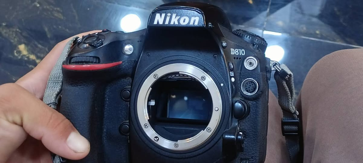 بدي ♕ نيكون( D810 ‌‌)« فول فريم النضافه 98بل /100 الشتر 40كي ملحقاته كدام لعين من ضمن الملحقات جنطه عنواني موصل حي التنك شارع 20 السعر 525  بيع متوازي   الشراي يتصل علا هاي الرقم ***********
