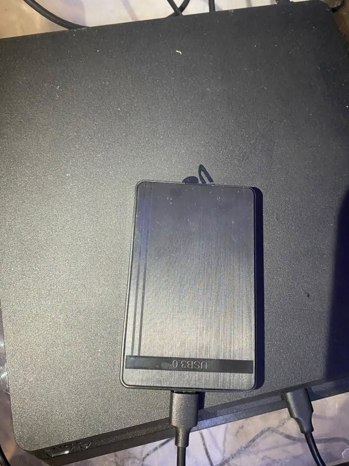 هارد 1 تيره 1TB بي العاب 12 لعبه كلهن قويات  اذا شراي عندي توصيل محافظات مكاني بغداد حي اور  *********** وتساب مراسله سعر الهارد 50 الف 
 
God of wer
 The last of us
The last of us 2
Uncharted
Call of duty
Minecraft 
Rad ded
Tomb raider 
Pes2027
Sekiro
GRAN TURISMO
ELDEN RING
