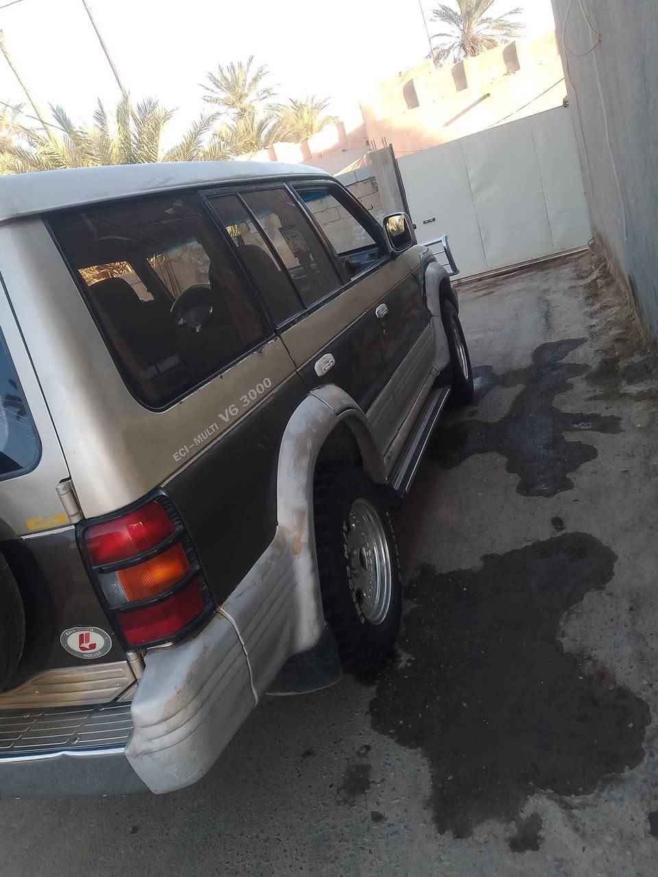 سلام عليكم
باجيرو للبيع موديل 91 نضيفه كير ومكينه ففتي 3000 

رقم الجديد مسطره نكليزي مداور يمته مايعجبك 

سياره حلوه ونضيفه 
تبريد عاطل تواير نص عمر حداديه نص عمر سياره تريد ترتيب مال جناي  دواخل نضيفه 

هاذه رقمي وبي واتساب 
 ***********
