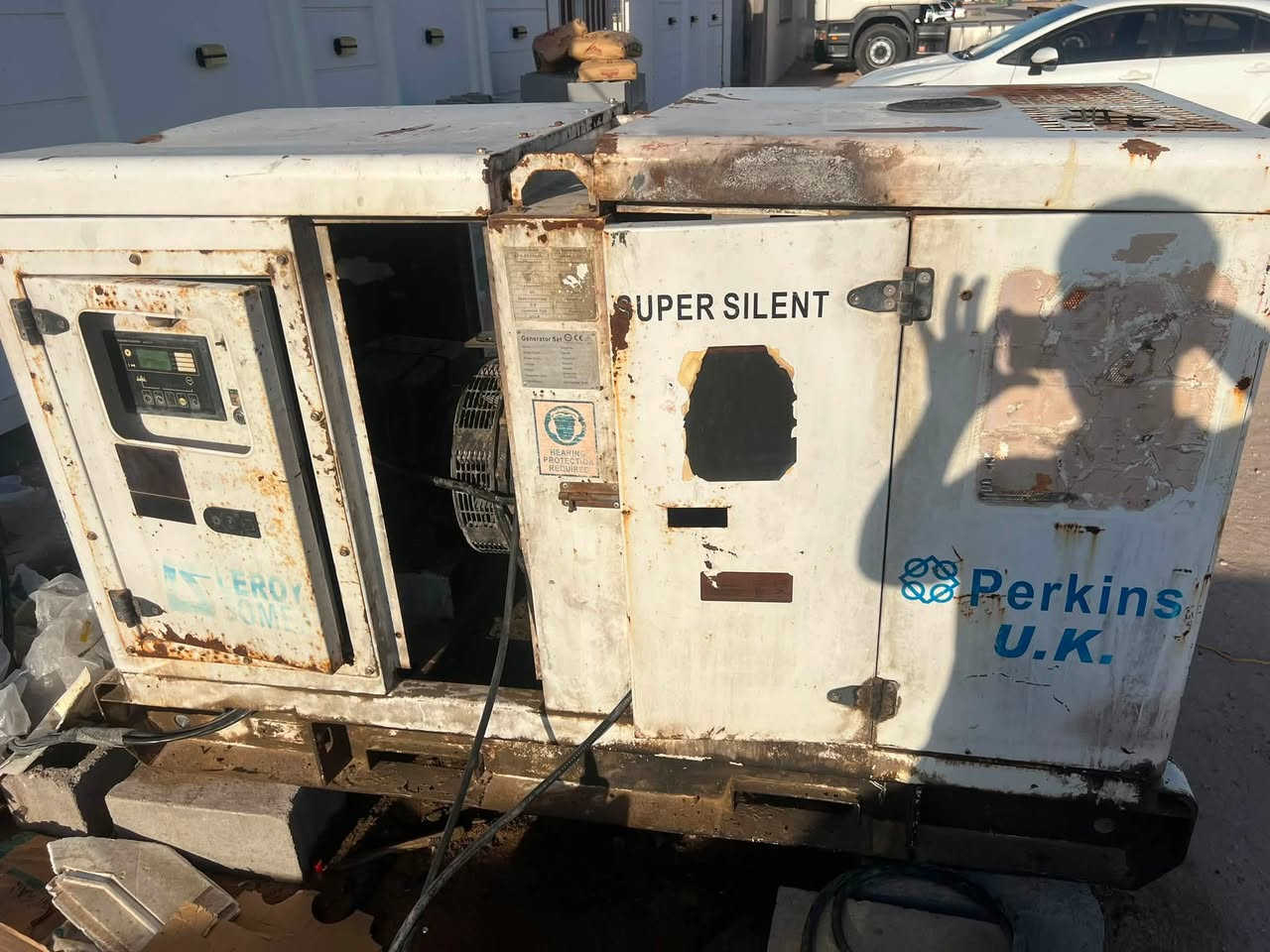 بيركنز بريطاني مكينه ملف جدد ليروي سومر الاصلي مكينه نضيفه 20KV كاتم كاز السعر ٢٣ وبيها مجال بسيط العنوان البصرة الزبير ***********
