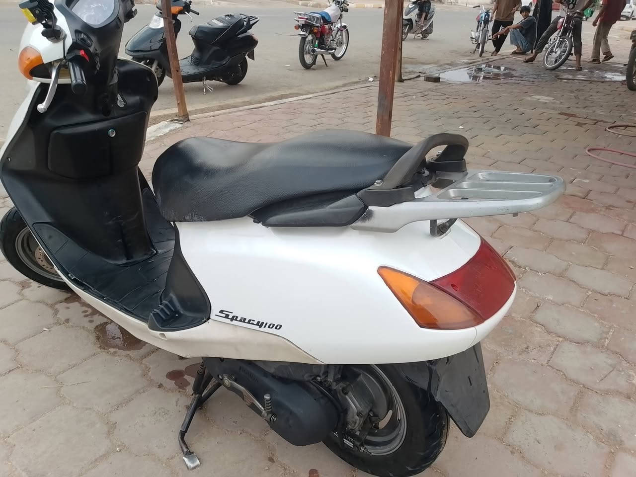 سلام عليكم دراجه سبيسي ياباني مفتوحه بس والفات شرط مكينه جيس باقي كله كفاله عامه حساس بيه سرقه دراجه معنه لكلمه ماناقصه كلشي الموشراء الا يتعبني وتعبه السعر خاص الاستفار *********** مكاني واسط قضاء الموفقيه

