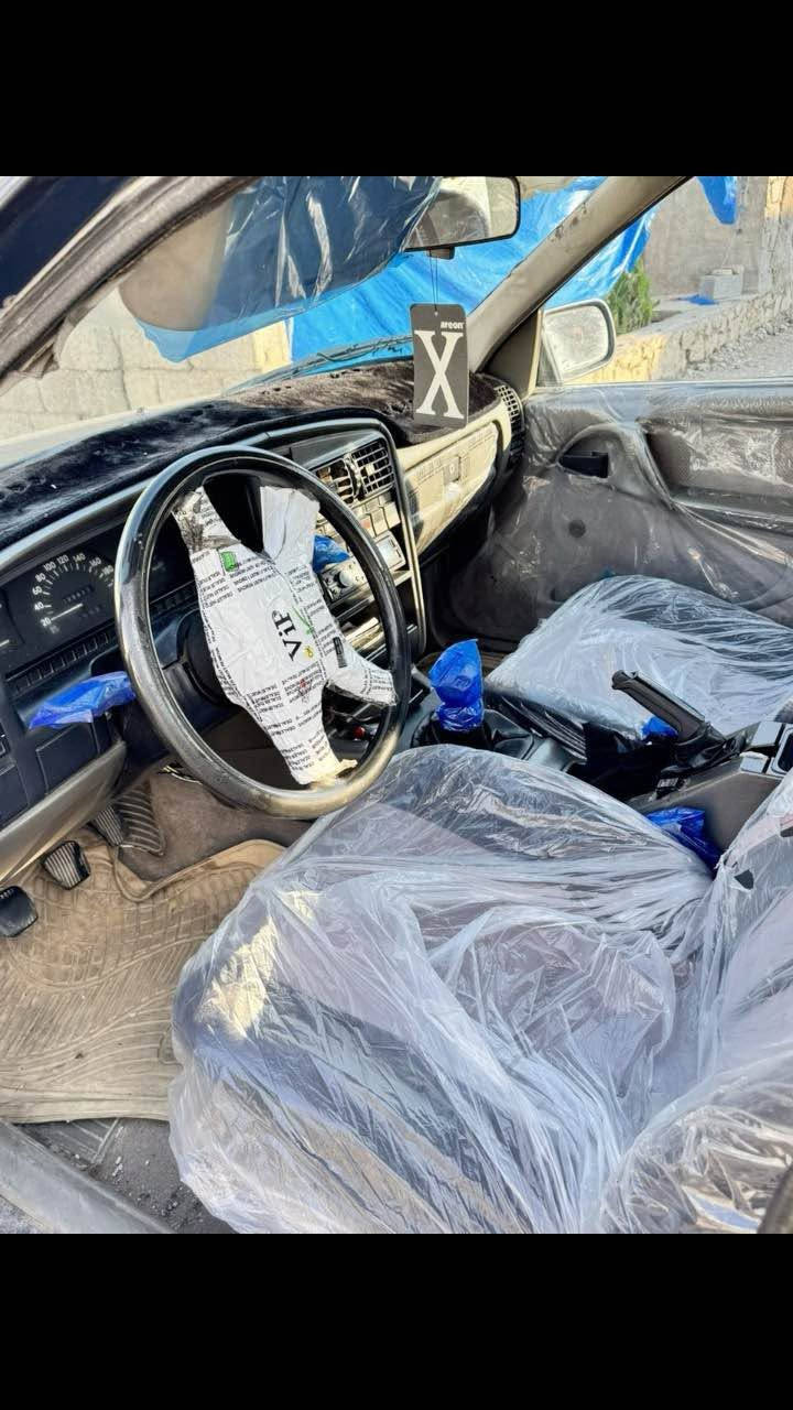 اوبل اوميگا نيلي
١٩٩٢
بدون ضرب
سنوي رقم جديد شرط تحويل ويا كوبون بنزين
مكان كركوك -حرية
گير مكينة كلة شرط 
***********
٣٦ بي مجال كركوك, العراق
