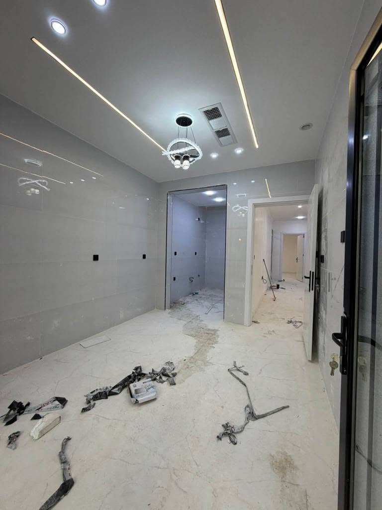 #منزل للبيع زيرو في #حي هفالان 

#مركز مدينة اربيل 

#المساحة: 150متر مربع
يتكوّن من:
 • #استقبال 6غرف نوم

للتواصل:
📞 اتصال: *********** 
📱 واتساب: 

السعر متوفر عبر قناة التليگرام:
🔗 https://t.me/aqarathavalan

موقع شركة خطاب العقاري: قرب مطعم باب حارة
📍 اللوكيشن:
https://maps.google.com/?q=36.193382,44.049290

⸻ أربيل, العراق

نص مكتوب في الصور:
- منزل للبيع مساحة 150متر مربع