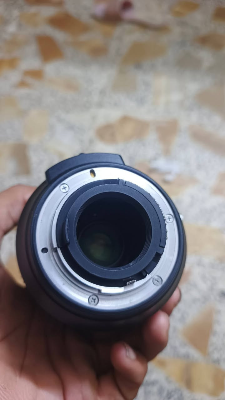 السلام عليكم للبيع 🙋‍♂️
🔹 Nikon AF-S DX NIKKOR 18-140mm f/3.5-5.6G ED VR
🔹 النظافة: كلش نظيفة
🔹 بدون أي خلل، شغالة بشكل ممتاز
🔹 أوتو + منوال AF / MF
🔹 مثبت صورة VR
🔹 مع هود + فلتر حماية
💰 السعر: 175 ألف دينار
🔸 يوجد مجال بسيط بالسعر للجادين
📍 لا يوجد توصيل
📞 للتواصل: ***********
العدسة مناسبة للتصوير اليومي، المناسبات، والبورتريه والتصوير الرياضي.
