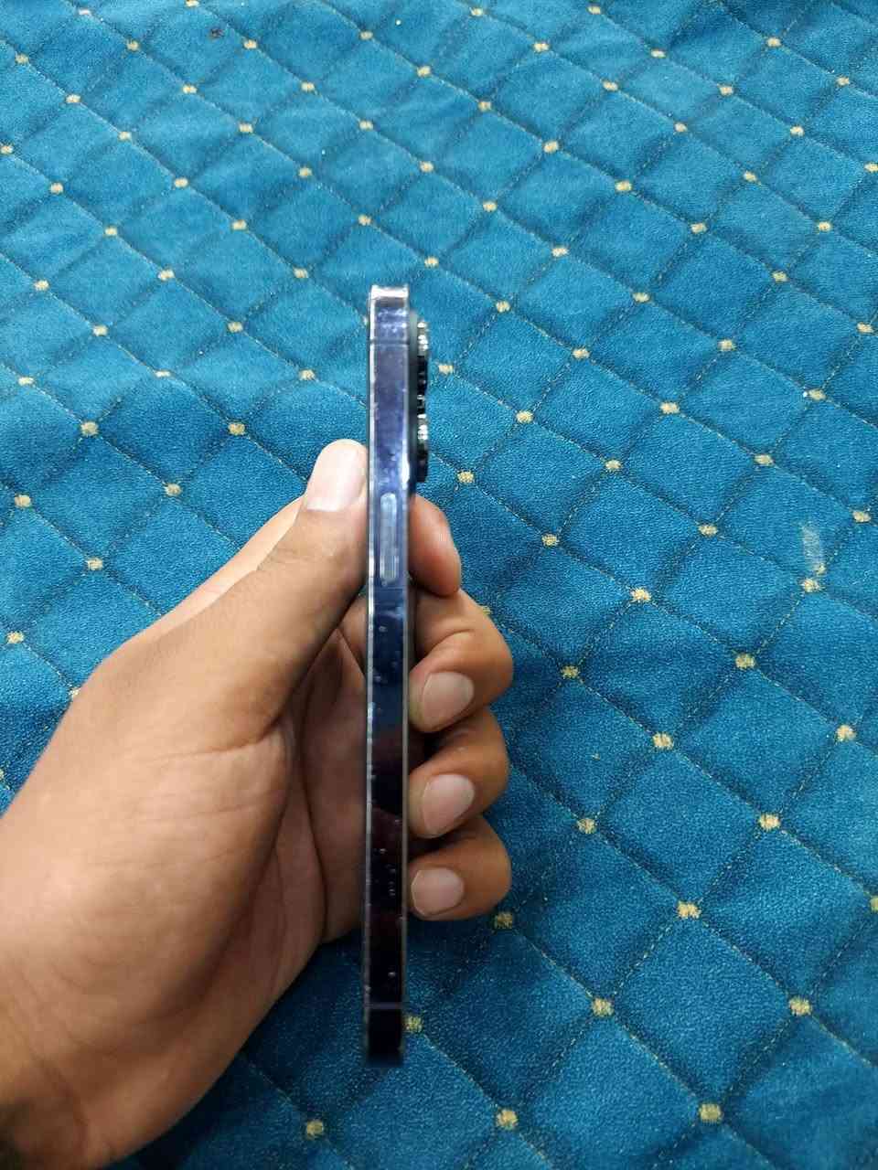 سلام عليكم للبيع ايفون 14بروماكس ماستر  جهاز شرق اوصط دبل خط ذاكره ٢٥٦ بطاريته ٧٧ بلاديه نسه فد شي اسمه شحن جهاز مكفول مبدل ضهر ليزر فقط ول باقي روح افحص وين ما جان برغي ما مفتوح رايده ب٧٥٠ وبي مجال قليل حك الجيه مكاني نجف حي ميسان وهاذه رقمي ***********
