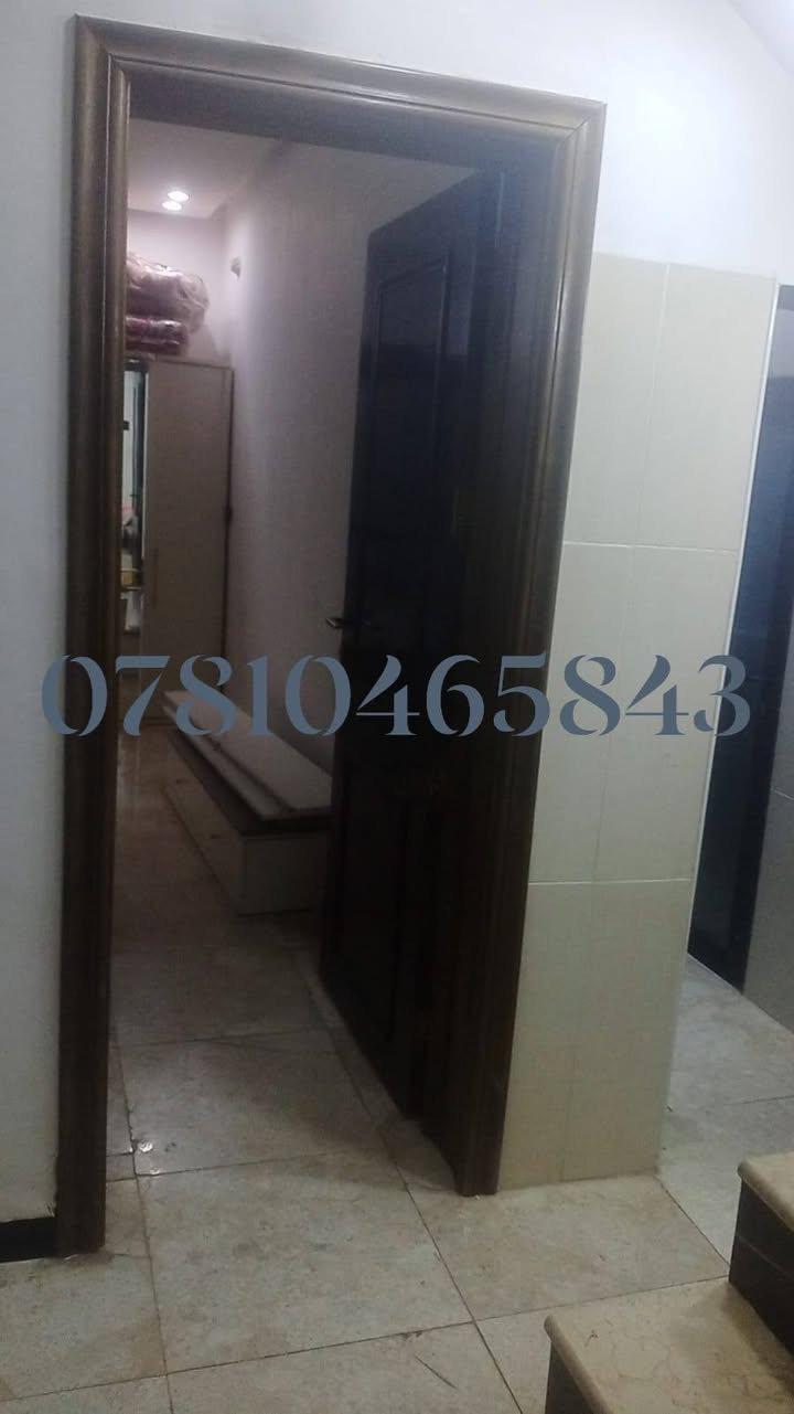 بيت للبيع او مراوس حسب القناعه المساحه 120 متر شارع 10 نجف حي ميسان المنطقه 31 قريبه على مجمع الجوهره عن من البيت مطلوب على المصرف 40 مليون سعر المطلوب الكلي 200 البيت طابقين طابق الاول غرفه وصاله واستقبال ومطبخ الطابق الثاني غرفتين مع سويتات وصاله شغل درجه اولى الاستفسار مراجعه مكتب بركات اهل البت***********

