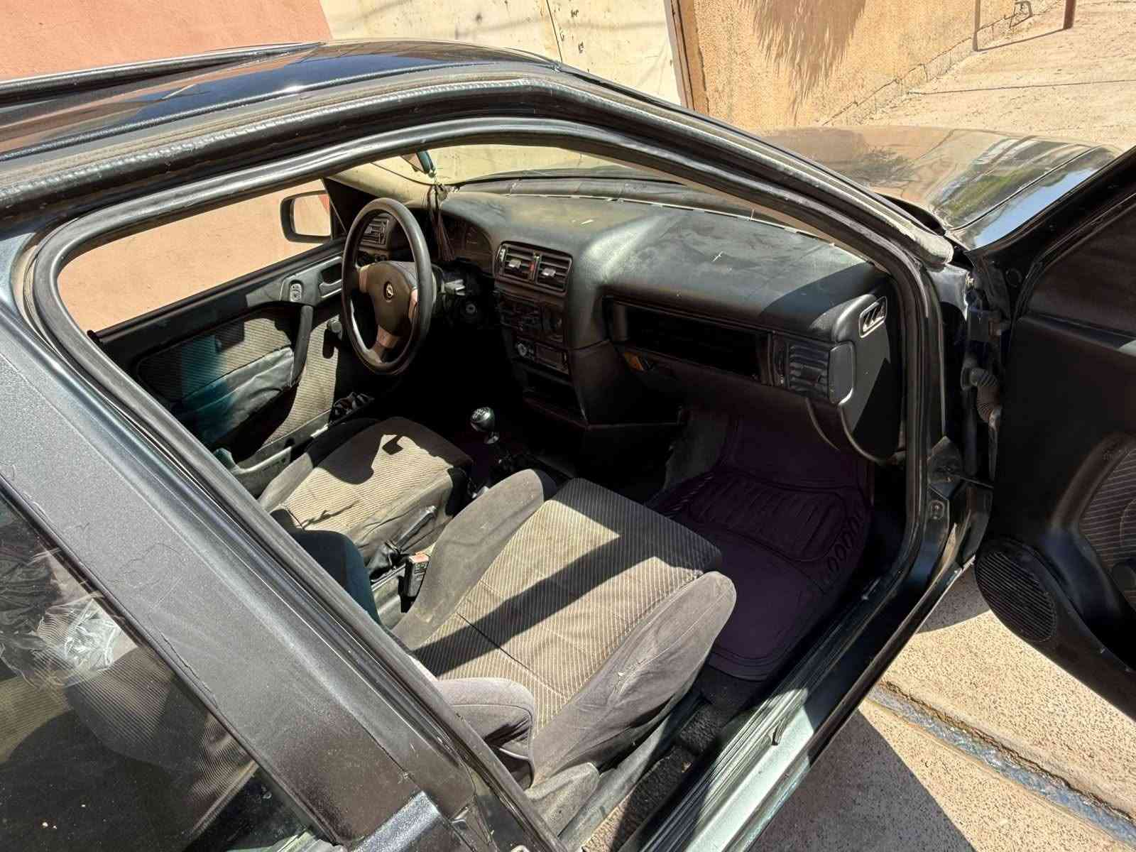 فكترا 1992 
رقم كركوك مشروع وطني دولي سنويه لغايه 2031 
دفتر بانزين بيها 
حجم 20 
كير عادي 
سقف سلايد 
باور استربن 
صبغ عام للجماليه 
بدنه اماميه فقط تبديل 
صدر امامي خلفي كلها جديد 
كير محرك بالشرط 
مكان كركوك 
سعر 35 
الشراي يخابر *********** كركوك, العراق
