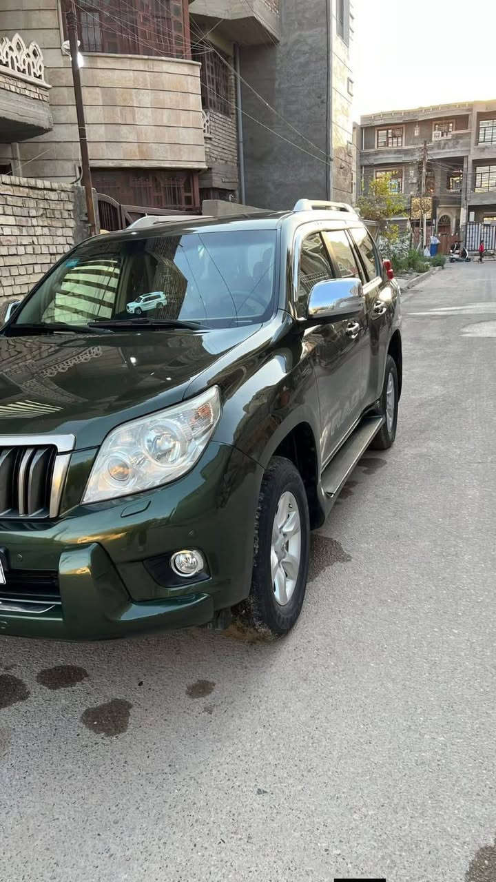 للبيع برادو 12 6سلندر سعرها 235ورقه بدون صبغ بس دعاميات  وبيه جلح قليل بلقماره. سياره مواصفات حلوه رقم بغداد باسمي  ماشيه 213الف  .للاتصال *********** عنوان بغداد  وسياره رقم بغداد الجديد والسونار موجود .
