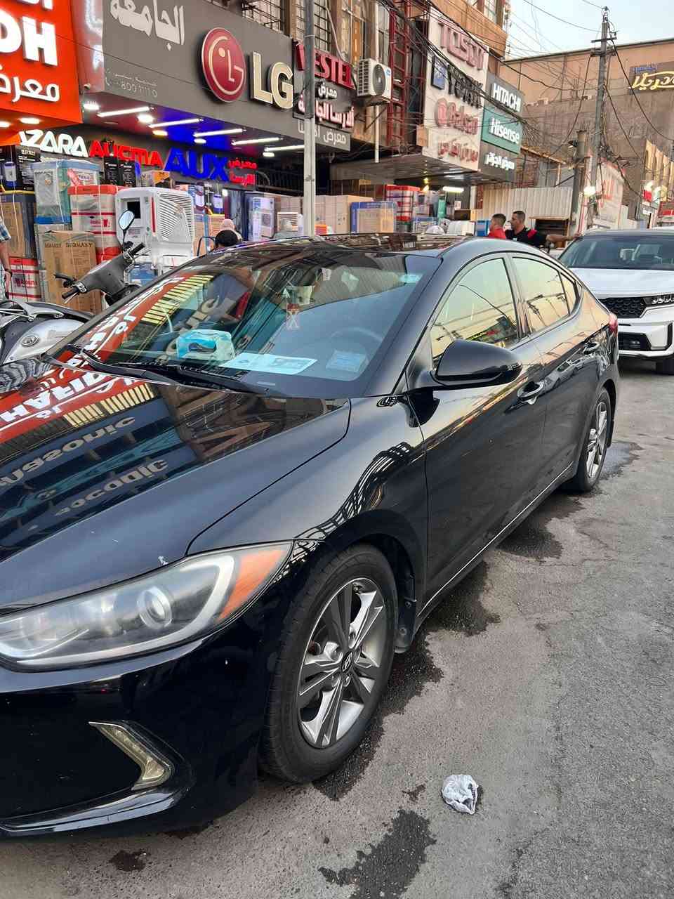 سلام عليكم شباب النترا ٢٠١٨ سيارة جديدة بدون صبغ كلين بدون حادث بدون ايرباك ايرباكات سليمة بيه بس دعاميات صبغ بارد بل بنيد كلش قليل تجي وتشوف بعينك رقم بغداد جديد تحويل ثاني يوم محرك ٢٠٠٠ دوش كير AT مرغوب تخم تاير جديد كير محرك صدر تبريد مكفول محرك لا شواصي لا لغد ترايك وين ما يعبجك مكاني بغداد حي جامعة *********** 
بلعافية ع ياخذها لن مابيه اي نقص ومصرف حتة ارضية مدوشمة ماشية ٦٢ ميل حقيقي السعر ١٢٣ وبيه مجال بسيط
