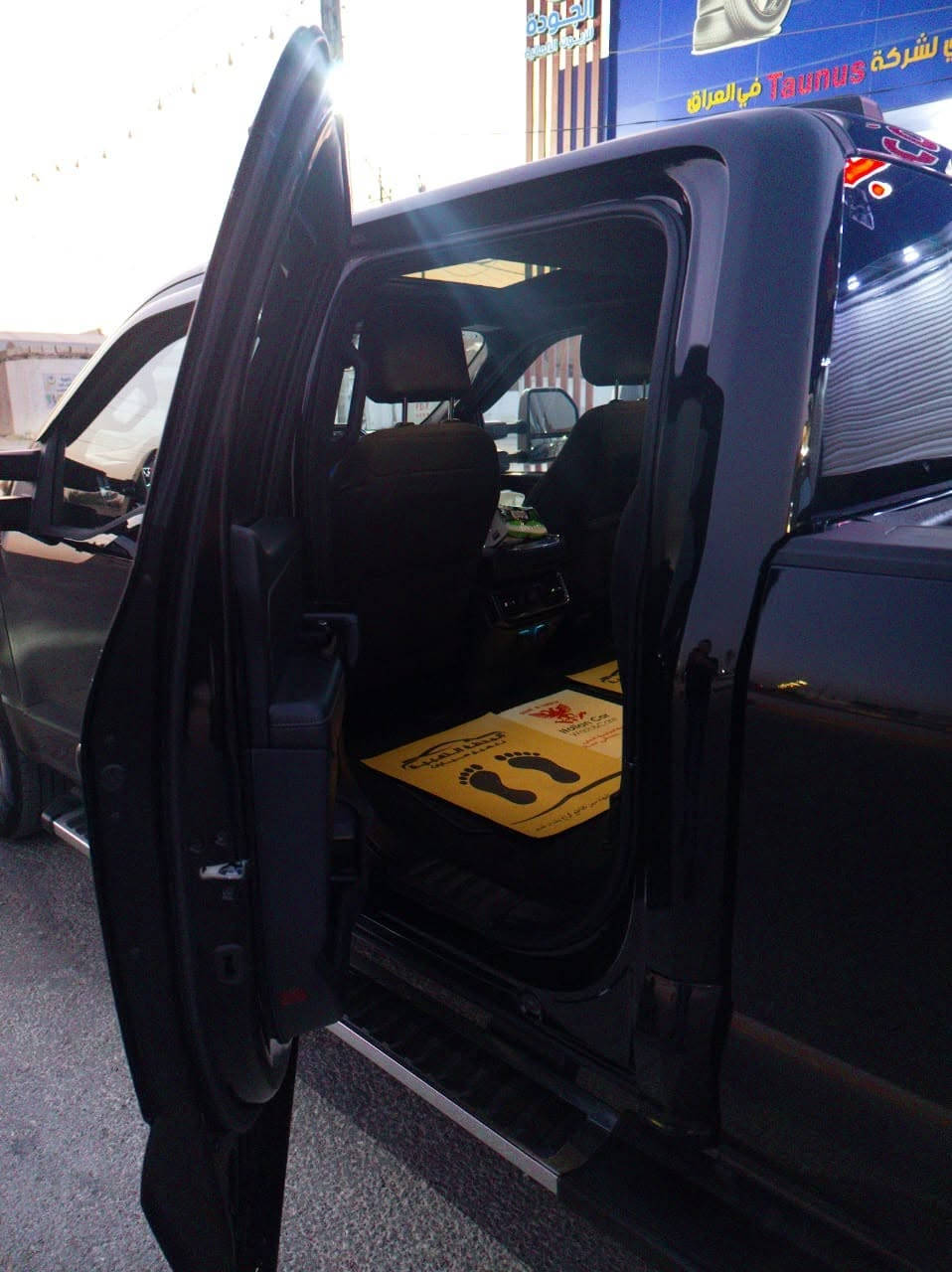 السلام عليكم فورد F150 XLT موديل٢٣ فول مواصفات بانوراما محرك 3500 تيربو ماشية ٥٥ الف
السعر 340 ورقة الضرر بدون دواخل اخوان كلشي اكو بالسوك بس السيارة فول رقم سليمانية ***********
