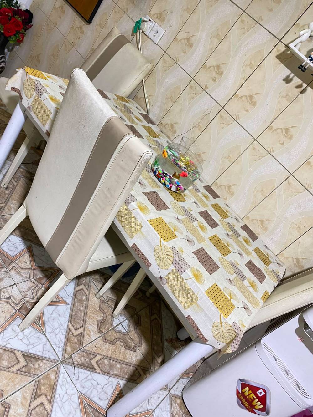 ميز طعام • ٣ كراسي • الدورة بغداد