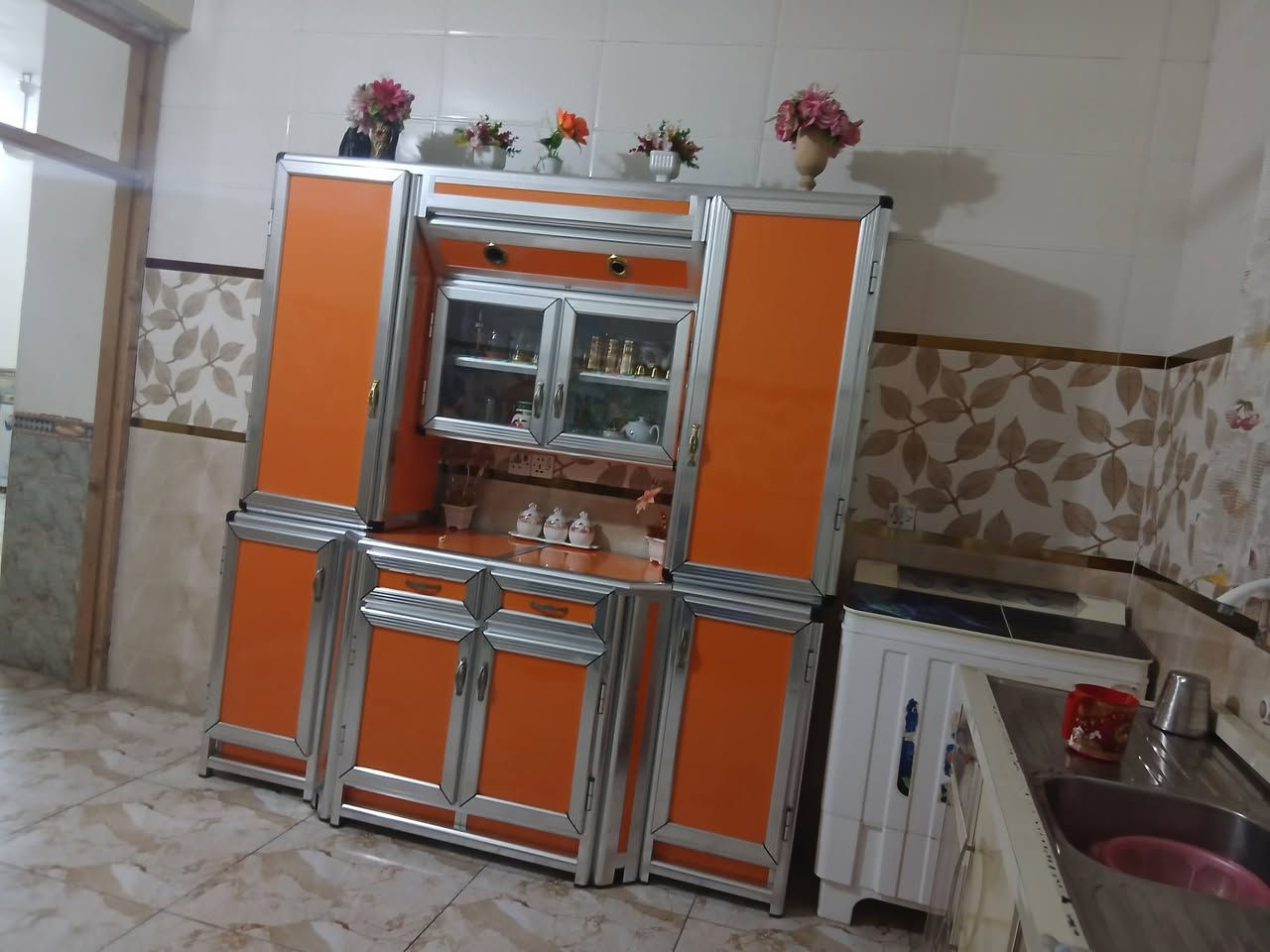 دار طابو زراعي للبيع مساحة ١٨٥متر طابقين
غرف نوم ٤ استقبال صالة جلوس عائلة مطبخ 
عنوان المدائن بستان الجمعية خلف المحكمة 
 للاتصال ***********
