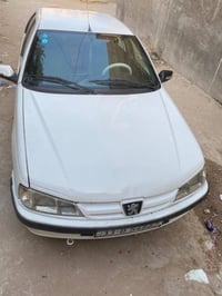 شباب بيجو بارص 2011 بيها بس بنيد مبدل مكينه لاتنقيص ولاتبخير تخم تاير ...