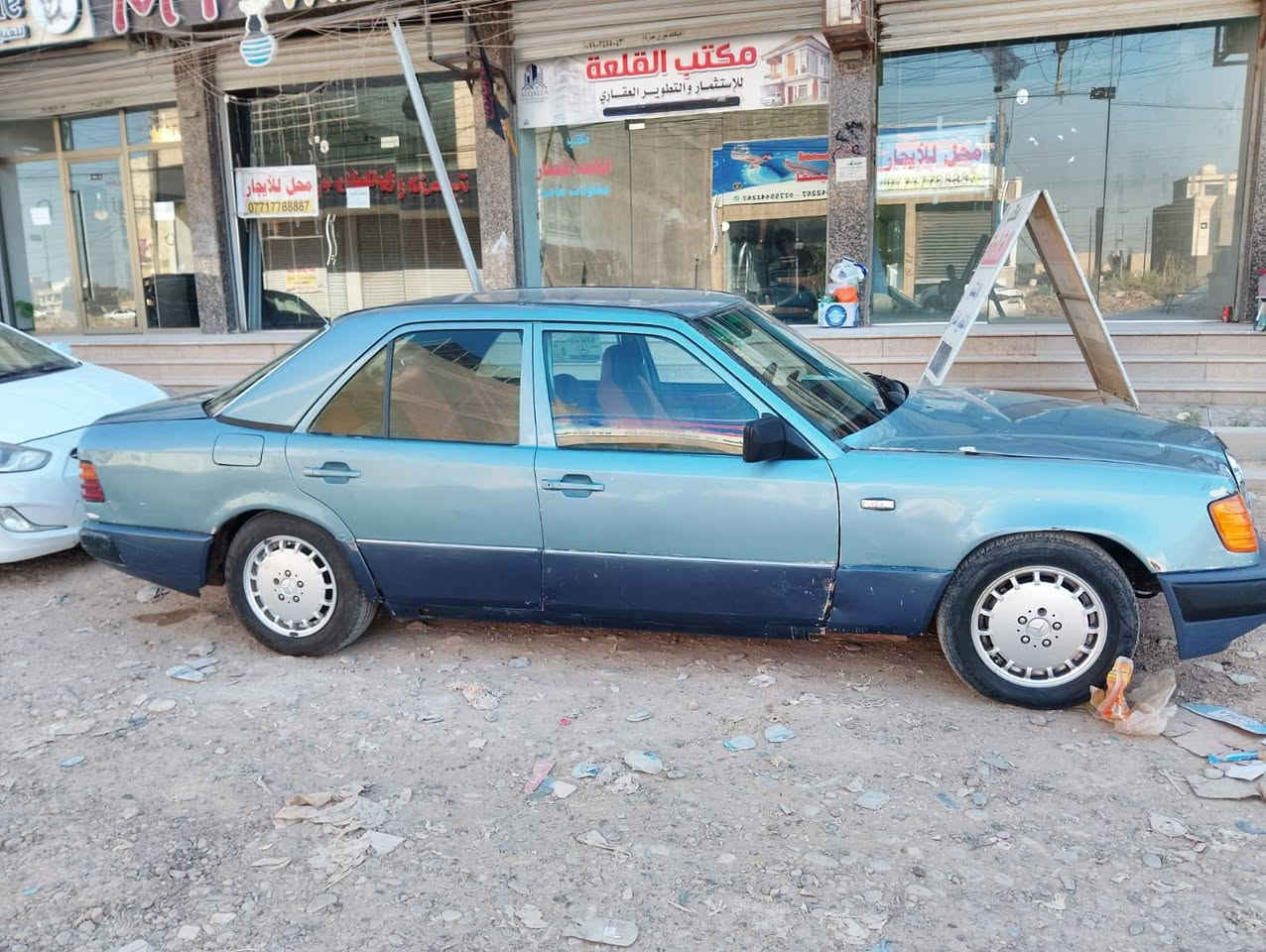 للبيع مارسيديس دب سعرها 25 ورقه موديل 85 محرك ففتي بطه السياره كير ومحرك ورقم الباقي واقع حال رقمها بغداد للستفسار ***********
