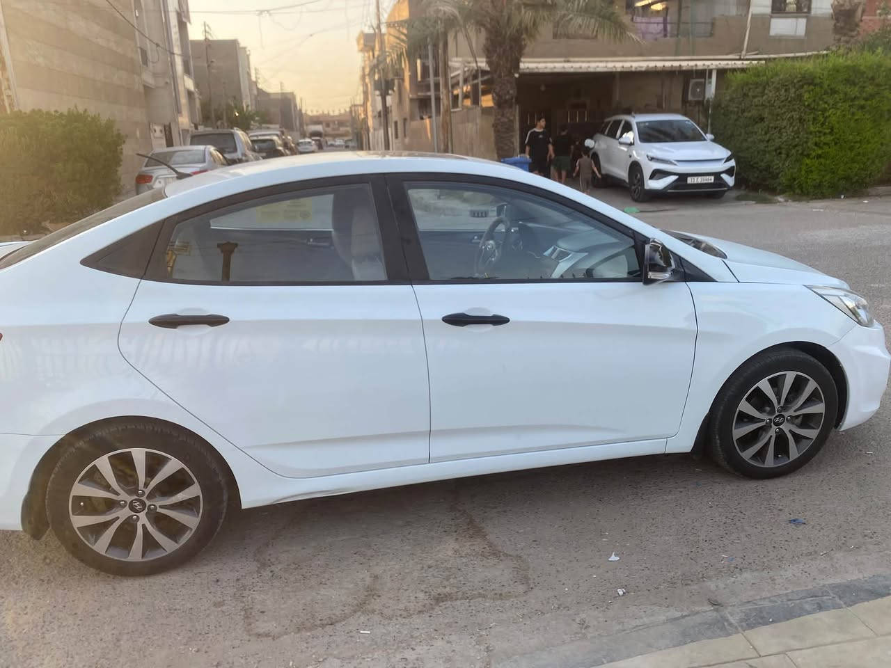 السلام عليكم 
اكسنت ٢٠١٦ خليجي كفاله من الصبغ عدا الدعاميه محرك ١٦٠٠ كير تبريد صدر ممتازات محرك وكير ما مفتوحات ورقم  بغدا الجديد هزه جديده سنويه  بأسمي السعر ١٠٧$ وبيه مجال الاتصال *********** عنوان بغداد الكرخ
