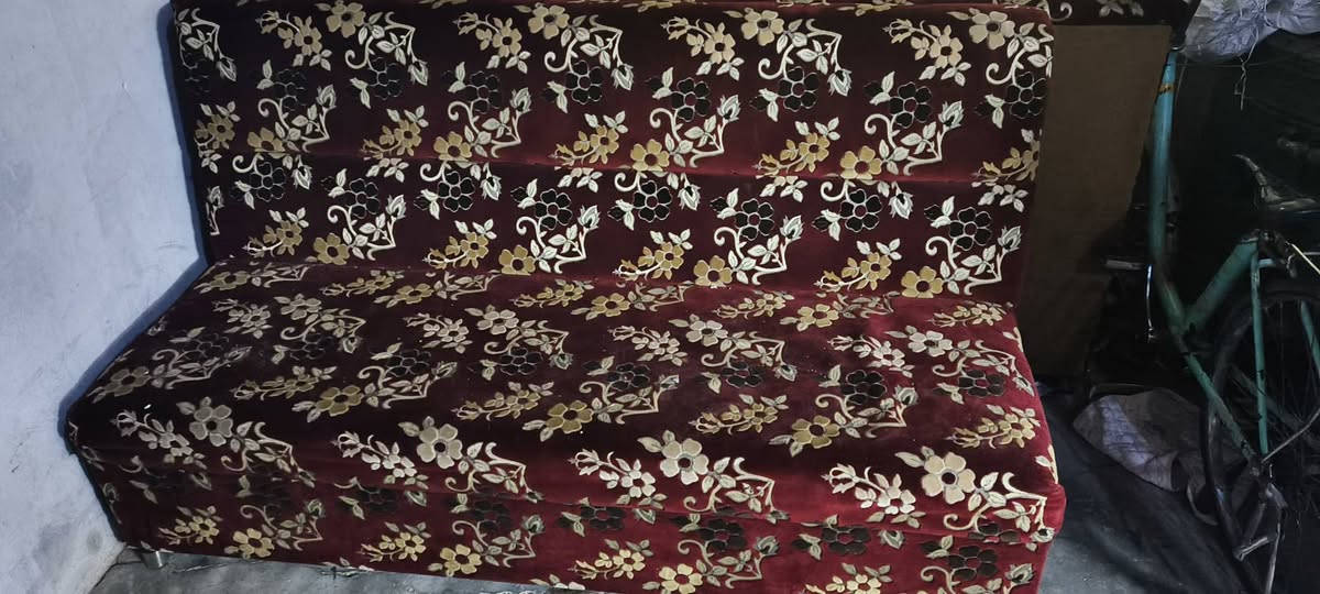 تخم للبيع 3 قطع مكاني كركوك شورجه رقم موبايل ***********
